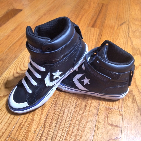Converse All Star high top Velcro strap shoes, size children's 1.5 - Picture 1 of 12